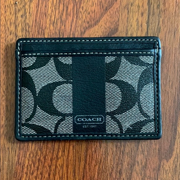 Coach Handbags - Coach Leather Card Case - LIKE NEW!